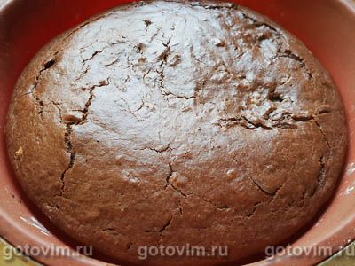 Бисквит на вине с шоколадной глазурью