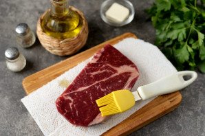 Чак ролл стейк на сковороде