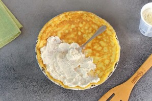 Яичный рулет с красной рыбой