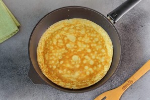 Яичный рулет с красной рыбой