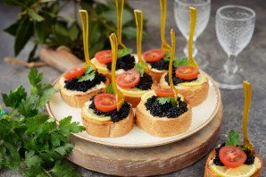 Канапе с икрой палтуса Канапе с икрой палтуса