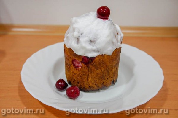 Кулич с вишней