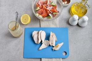 Куриный салат с авокадо