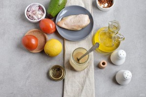 Куриный салат с авокадо