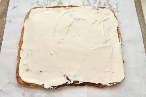 Меренговый рулет со сливками