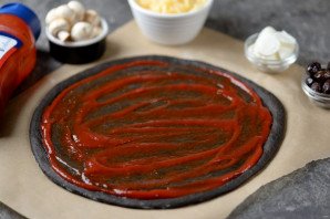 Пицца на черном тесте Пицца на черном тесте