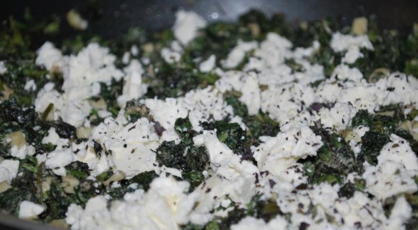 Пирог с крапивой и брынзой, пошаговый рецепт с фото