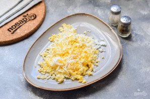 Рулет из лаваша со свеклой и селедкой Рулет из лаваша со свеклой и селедкой