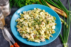 Салат из авокадо с курицей