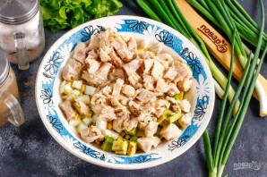 Салат из авокадо с курицей