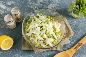 Салат с йогуртовой заправкой