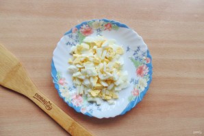 Салат с корейской морковью, курицей и ананасами