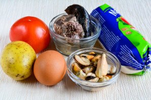 Салат с мидиями и овощами Салат с мидиями и овощами