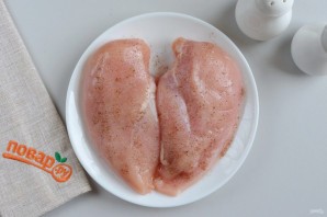 Слоеный салат из курицы