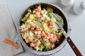 Слоеный салат из курицы