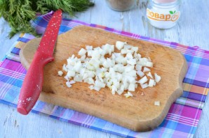 Слоеный салат с курицей и кукурузой