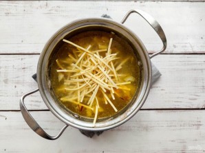 Суп с лапшой и куриными сердечками Суп с лапшой и куриными сердечками