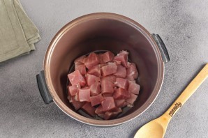 Свинина со сливками в мультиварке