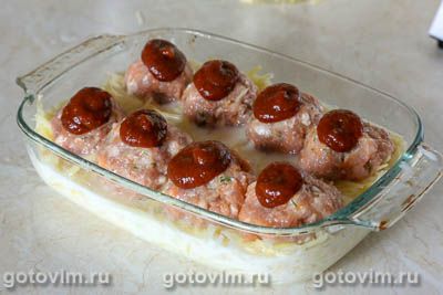 Запеканка из тертой картошки с мясными фрикадельками Запеканка из тертой картошки с мясными фрикадельками