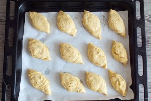 "Бадамбура" с вишней и орехами