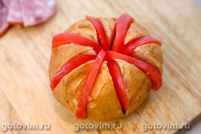 Булочки, фаршированные сыром и колбасой Булочки, фаршированные сыром и колбасой