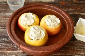 Диетические печеные яблоки Диетические печеные яблоки