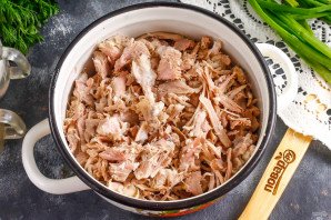 Домашняя колбаса из свинины в бутылке