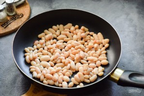 Фасоль с морепродуктами