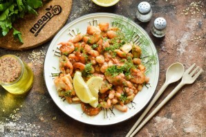 Фасоль с морепродуктами