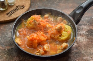 Гнезда из макарон с индейкой