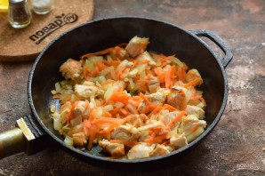 Гнезда из макарон с индейкой