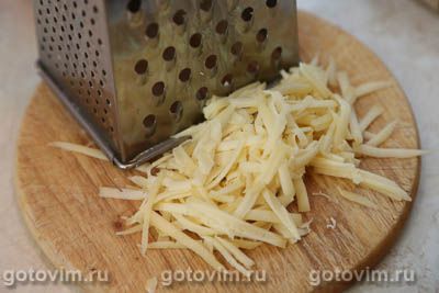 Горячие булочки, фаршированные мясным фаршем и сыром Горячие булочки, фаршированные мясным фаршем и сыром