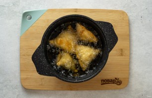 Индийские самосы с картошкой и горошком