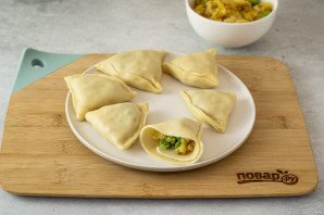 Индийские самосы с картошкой и горошком