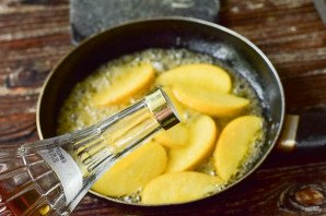 Яблоки "Фламбе" Яблоки "Фламбе"