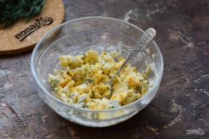 Яйца фаршированные копченой рыбой Яйца фаршированные копченой рыбой