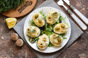 Яйца фаршированные копченой рыбой Яйца фаршированные копченой рыбой