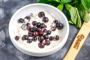 Капкейки с черной смородиной