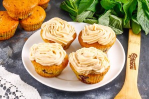 Капкейки с черной смородиной