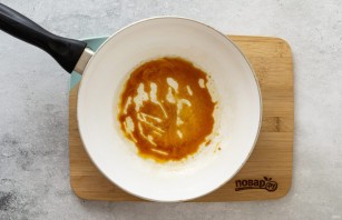 Карамелизированные овощи в сковороде