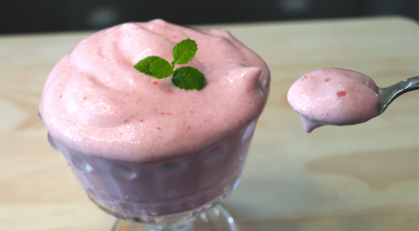 Клубничный десерт из трех ингредиентов, пошаговый рецепт с фото