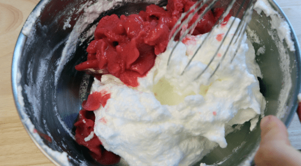 Клубничный десерт из трех ингредиентов, пошаговый рецепт с фото