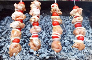 Куриные рулетики на мангале
