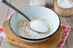 Маффины с овсяными хлопьями и яблоками