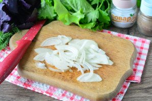 Острый салат с помидорами и перцем чили