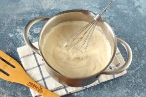 Пышные бездрожжевые оладьи на кефире