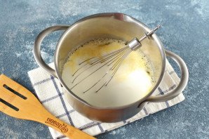 Пышные бездрожжевые оладьи на кефире