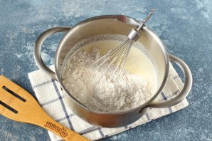 Пышные бездрожжевые оладьи на кефире