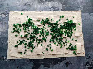 Рулет из лаваша с грибами и крабовыми палочками