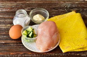 Рулет из лаваша с курицей и огурцами Рулет из лаваша с курицей и огурцами